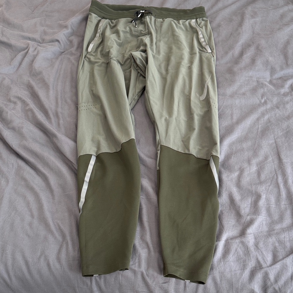 Nike Two-Tone Green tights
